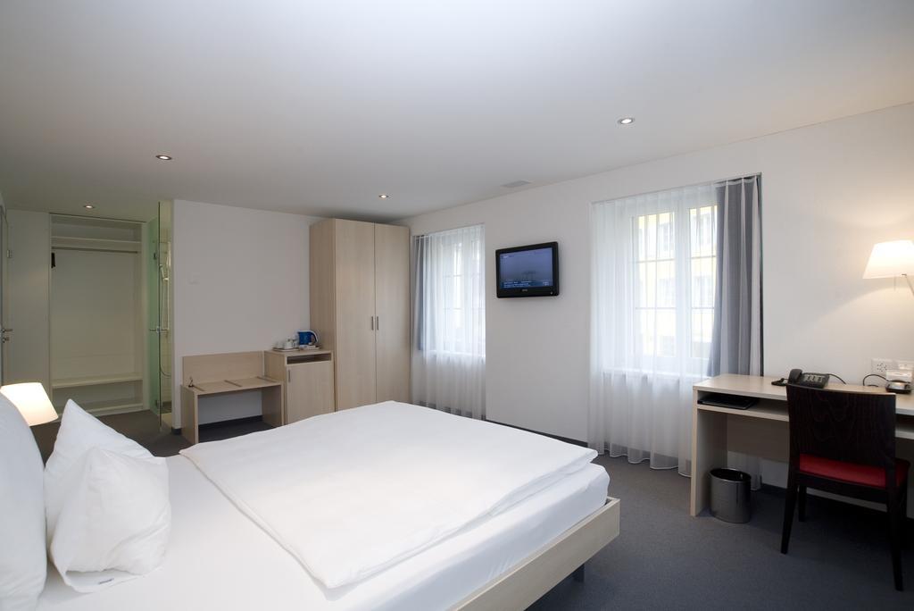 Hotel Ochsen 유스터 객실 사진